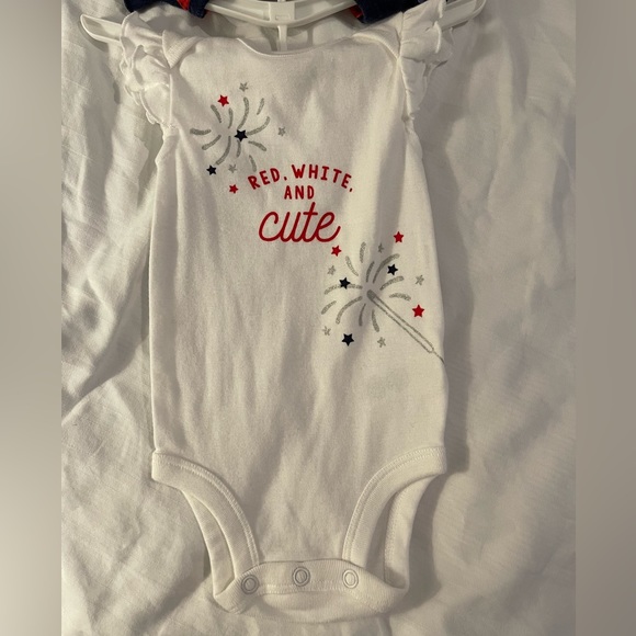 3 piece baby girl outfit. Size 0-3 months. Carters brand. Red white and blue - Picture 3 of 4